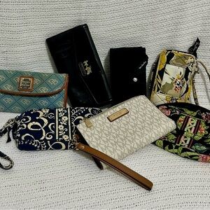 ❌SOLD❌ 7 Pc Lot Coach Lot, , Dooney, MK, & Vera Wallet & Wristlet Bundle (READ)